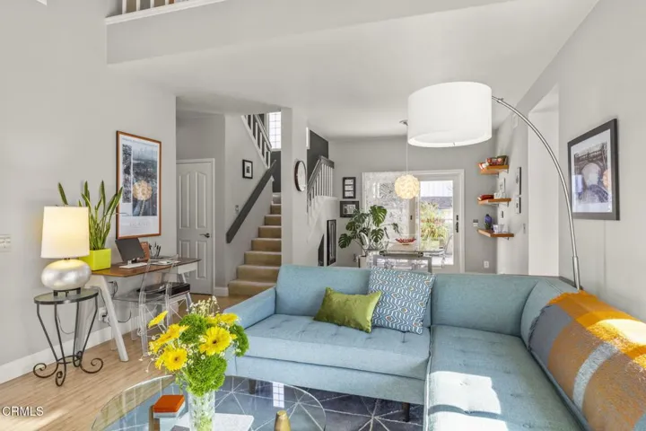 13-web-or-mls-UpmarketMedia_688Kick-63