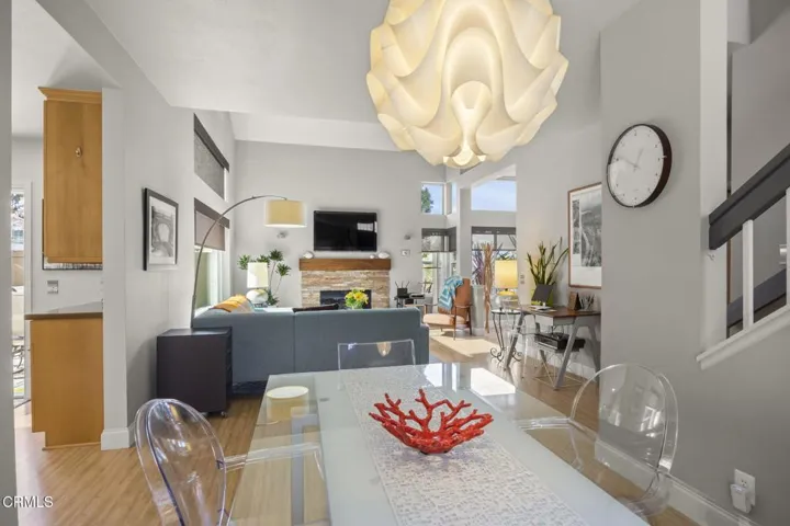 16-web-or-mls-UpmarketMedia_688Kick-75