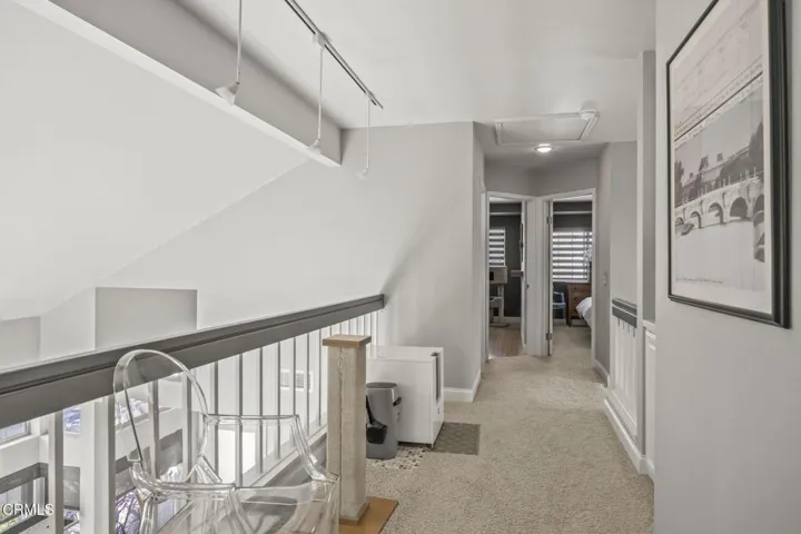 31-web-or-mls-UpmarketMedia_688Kick-27