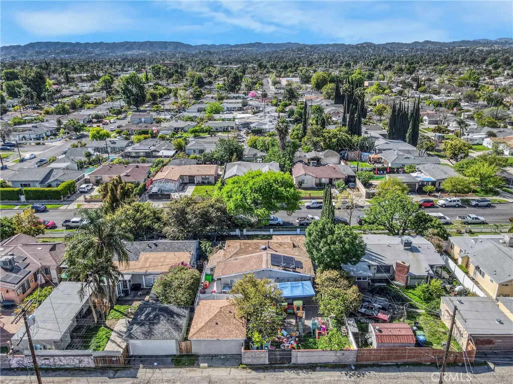 19421 Enadia Way, Reseda, California 91335 home-pic-10