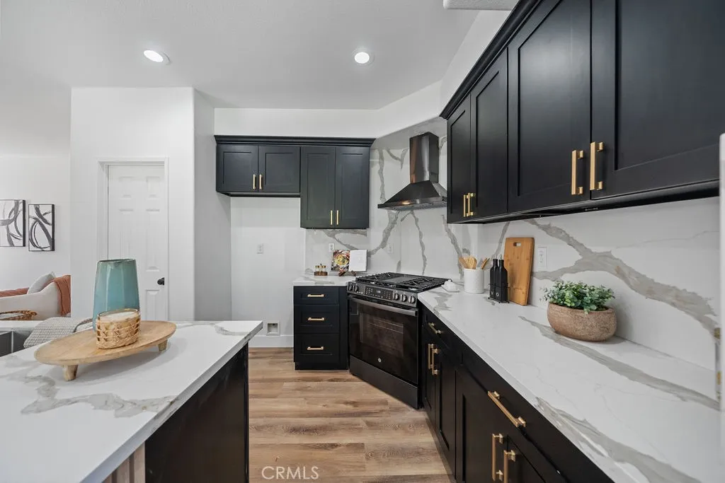 41258 Pine Tree Circle, Temecula, California 92591 home-pic-17