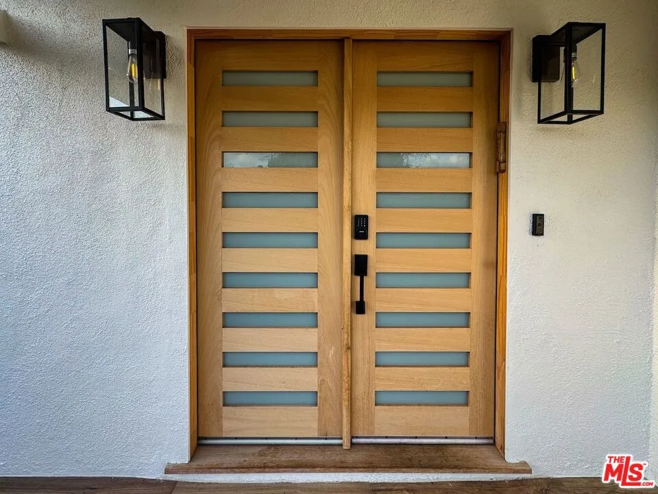 22539 Dolorosa Street, Woodland Hills, California 91367 home-pic-1