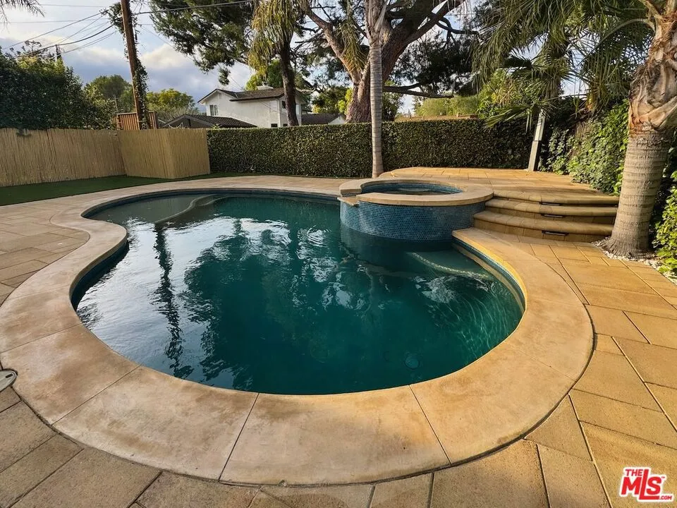 22539 Dolorosa Street, Woodland Hills, California 91367 home-pic-6