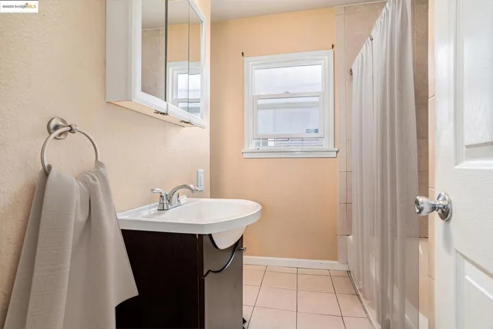 2532 83rd Ave, Oakland, California 94605