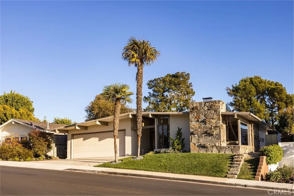 724 Malabar Drive, Corona Del Mar, California 92625 home-pic-0