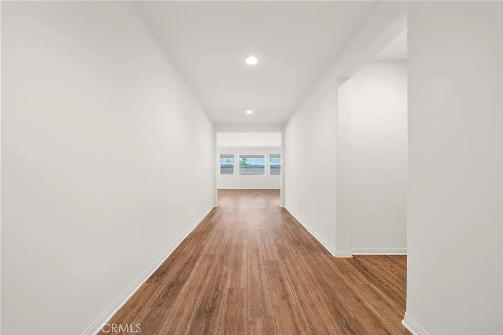 29391 Santa Ynez Cir, Menifee, California 92584 home-pic-3