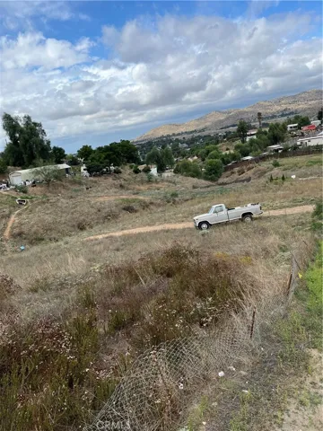 3 Osborne Ln, Homeland, California 92548