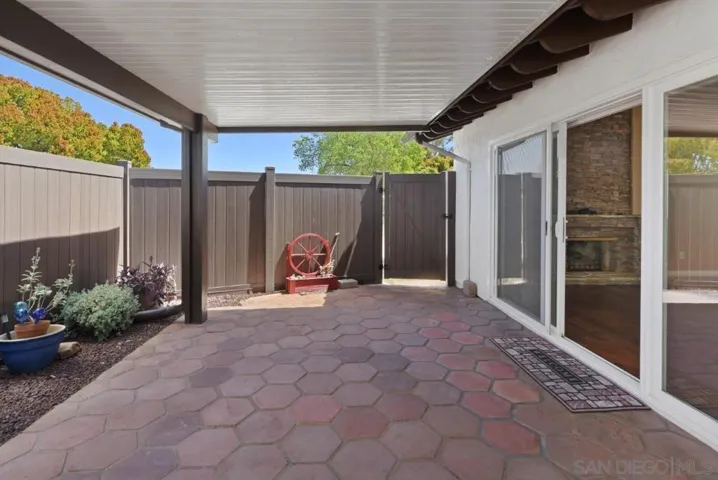 16495 Caminito Vecinos 70, San Diego, California 92128