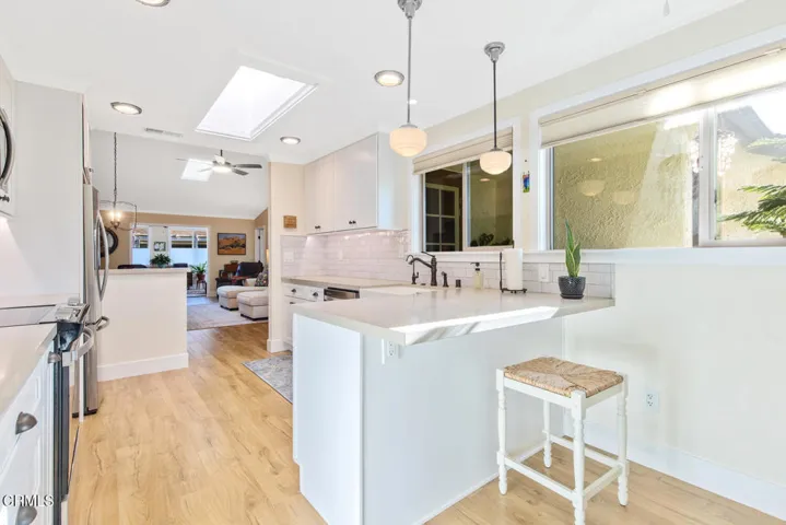 42113 Village 42 Camarillo CA-large-024-
