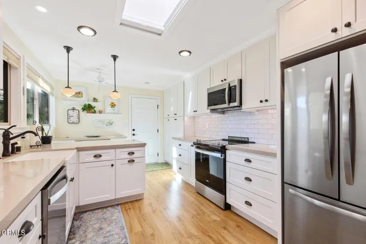 42113 Village 42 Camarillo CA-large-020-