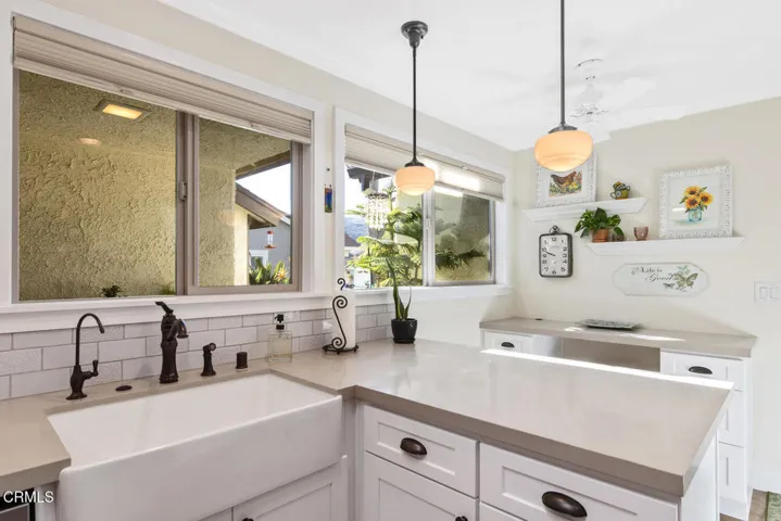 42113 Village 42 Camarillo CA-large-026-