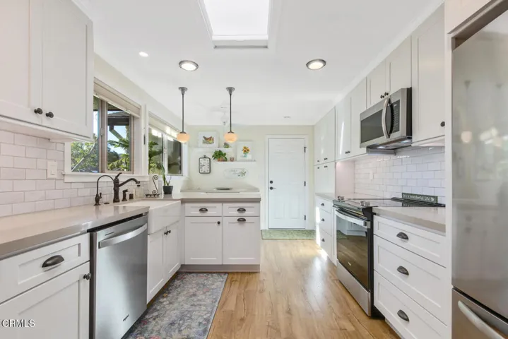 42113 Village 42 Camarillo CA-large-019-