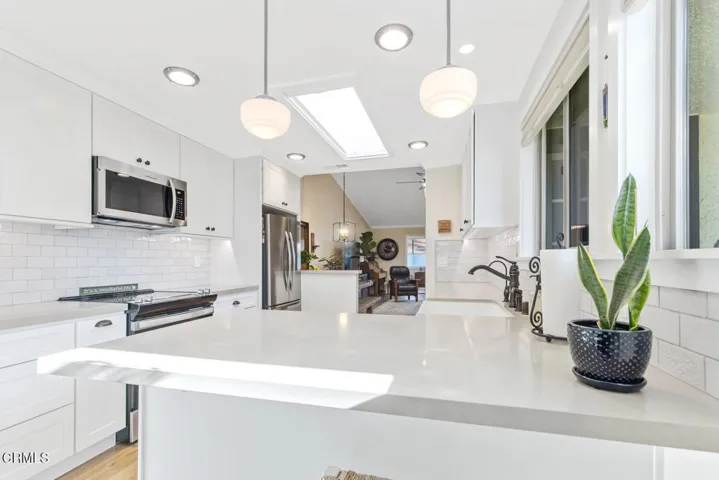 42113 Village 42 Camarillo CA-large-025-