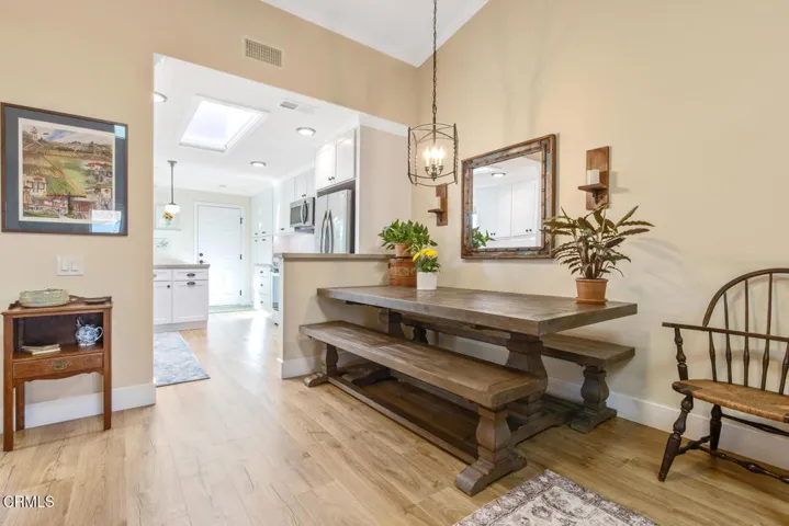 42113 Village 42 Camarillo CA-large-018-