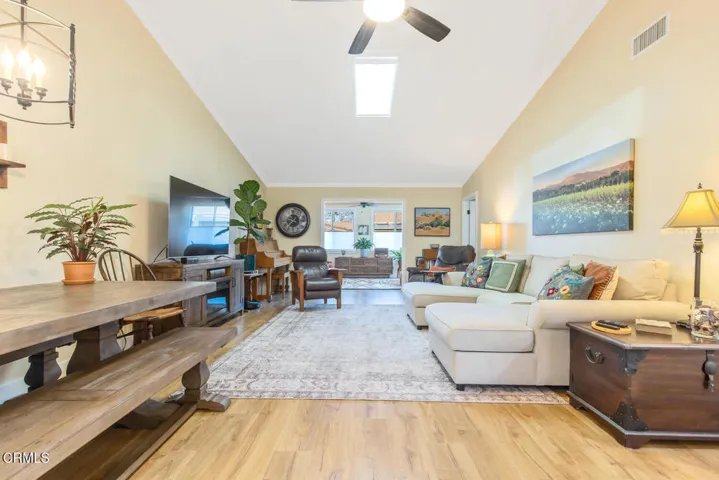 42113 Village 42 Camarillo CA-large-012-