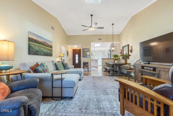 42113 Village 42 Camarillo CA-large-014-