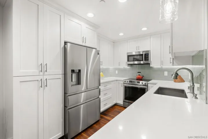 750 State St 124, San Diego, California 92101