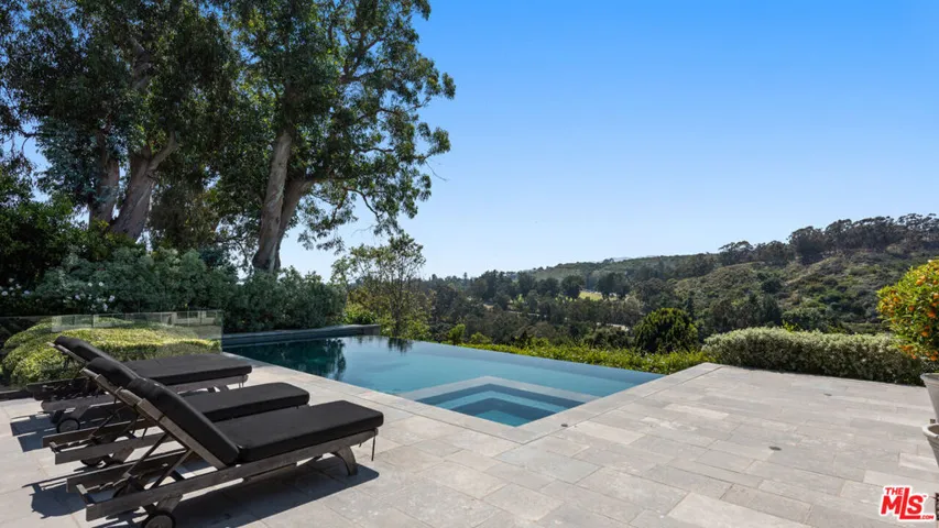 1319 Amalfi Drive, Pacific Palisades, California 90272