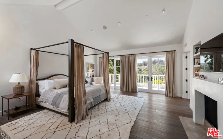 1319 Amalfi Drive, Pacific Palisades, California 90272