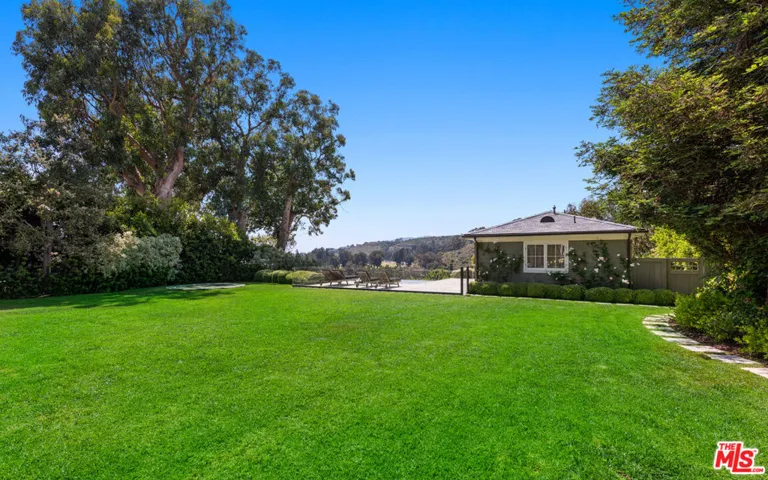 1319 Amalfi Drive, Pacific Palisades, California 90272