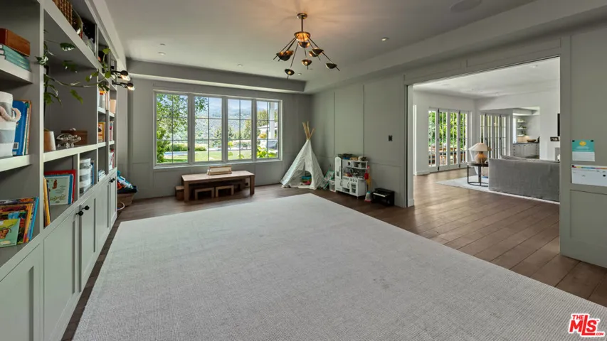 1319 Amalfi Drive, Pacific Palisades, California 90272
