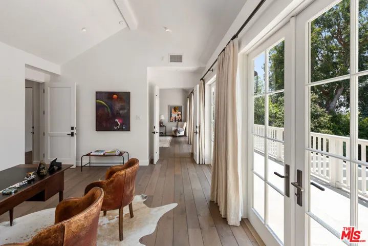 1319 Amalfi Drive, Pacific Palisades, California 90272