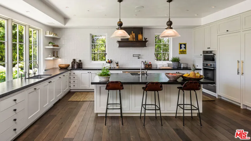 1319 Amalfi Drive, Pacific Palisades, California 90272
