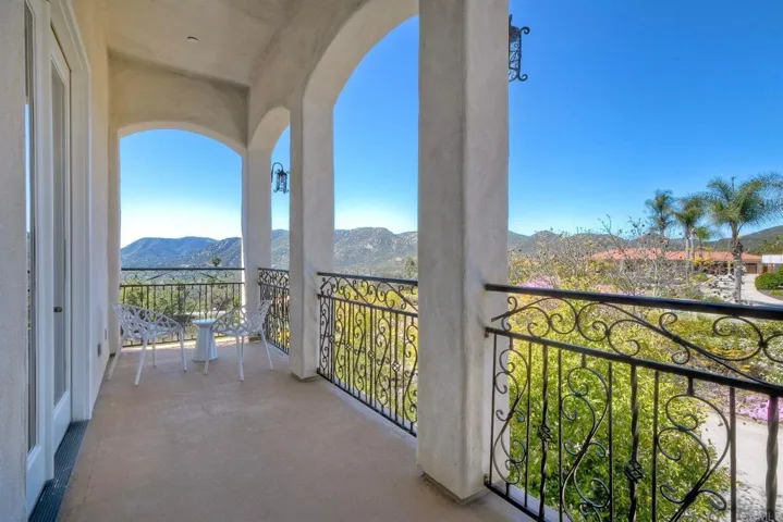 2013 Lundy Lake Drive, Escondido, California 92029