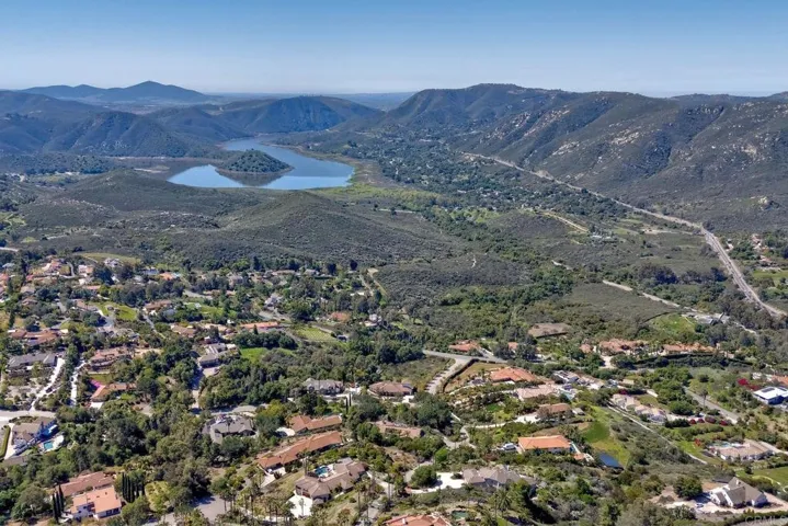 2013 Lundy Lake Drive, Escondido, California 92029