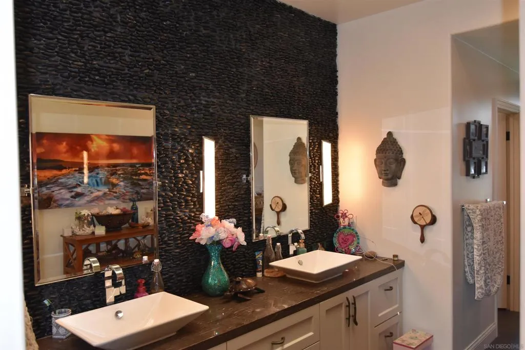 1153 Crest Drive, Encinitas, California 92024 home-pic-36