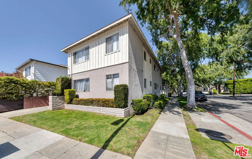 11601 W Washington Boulevard, Los Angeles, California 90066, 6 Bedrooms Bedrooms, ,4 BathroomsBathrooms,Residential Income,For Sale,Washington,25519715