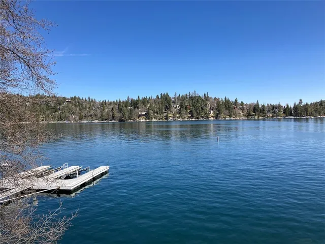27990 Peninsula Drive N, Lake Arrowhead, California 92352