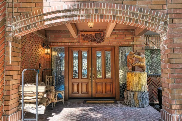 27990 Peninsula Drive N, Lake Arrowhead, California 92352