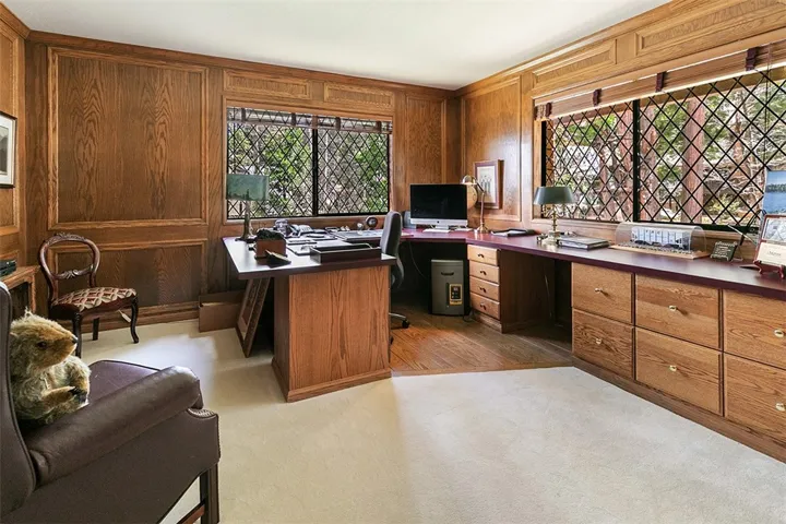 27990 Peninsula Drive N, Lake Arrowhead, California 92352