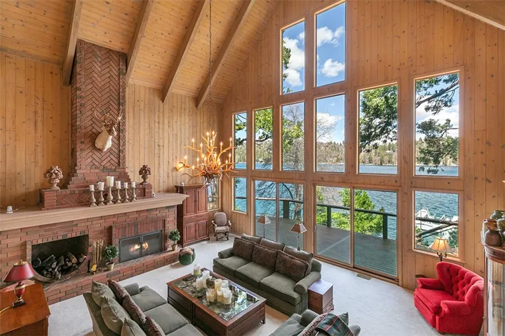 27990 Peninsula Drive N, Lake Arrowhead, California 92352