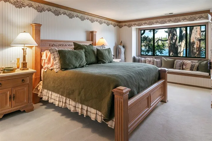 27990 Peninsula Drive N, Lake Arrowhead, California 92352