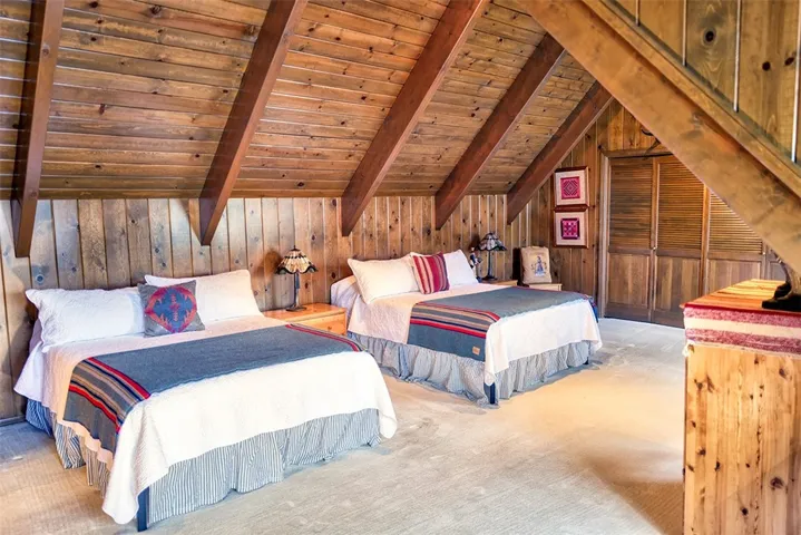 27990 Peninsula Drive N, Lake Arrowhead, California 92352