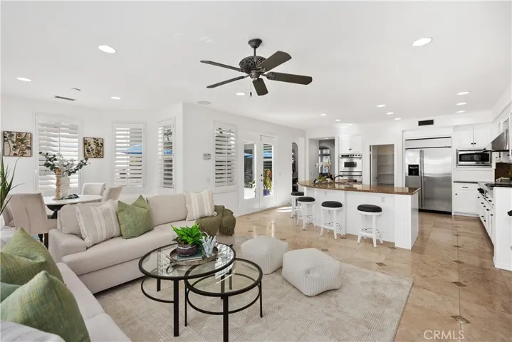 Open concept family room-kitchen-nook kitchen