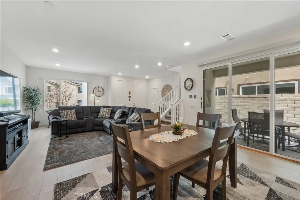 27632 Ensemble Place, Valencia, California 91381 home-pic-10