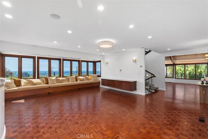 325 Diamond Street, Laguna Beach, California 92651