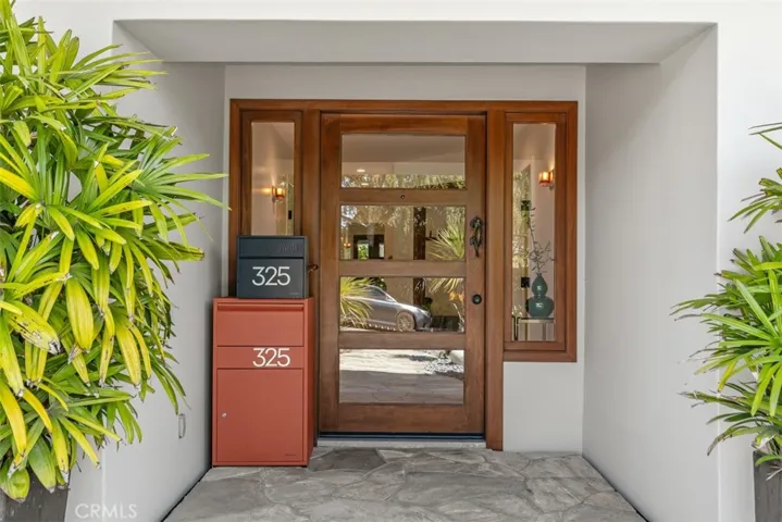 325 Diamond Street, Laguna Beach, California 92651
