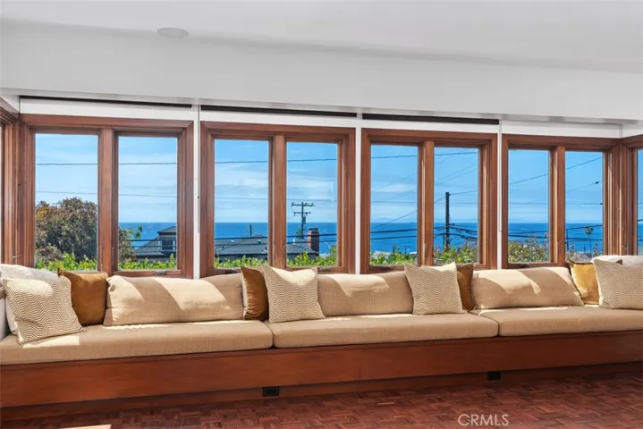 325 Diamond Street, Laguna Beach, California 92651