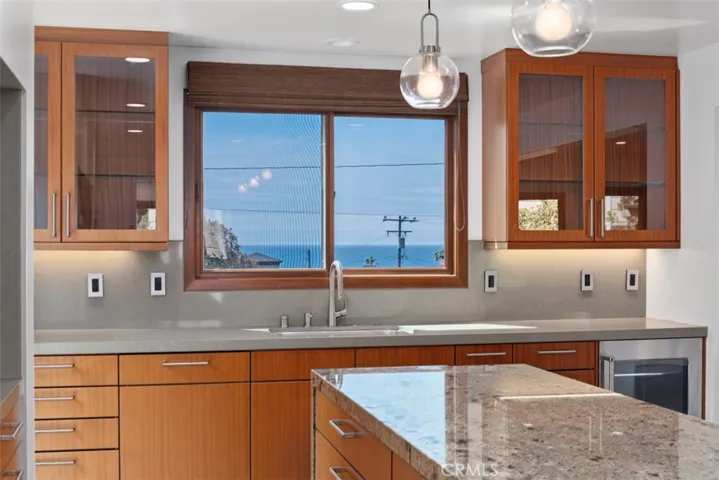 325 Diamond Street, Laguna Beach, California 92651