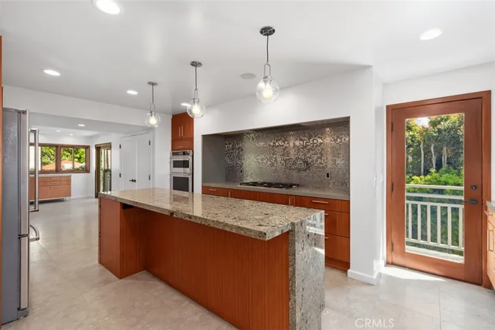 325 Diamond Street, Laguna Beach, California 92651