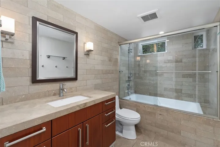 325 Diamond Street, Laguna Beach, California 92651