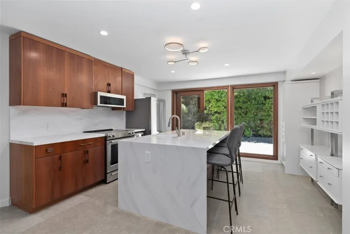 325 Diamond Street, Laguna Beach, California 92651