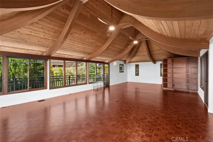325 Diamond Street, Laguna Beach, California 92651
