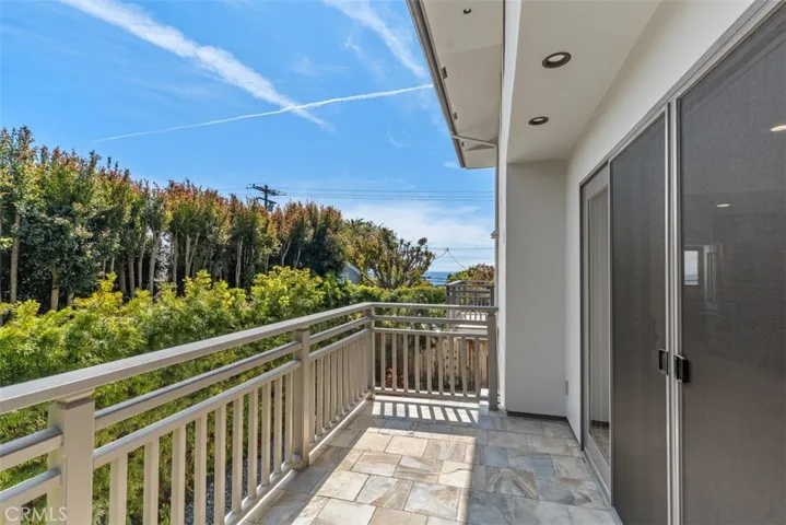 325 Diamond Street, Laguna Beach, California 92651