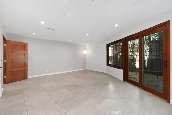 325 Diamond Street, Laguna Beach, California 92651