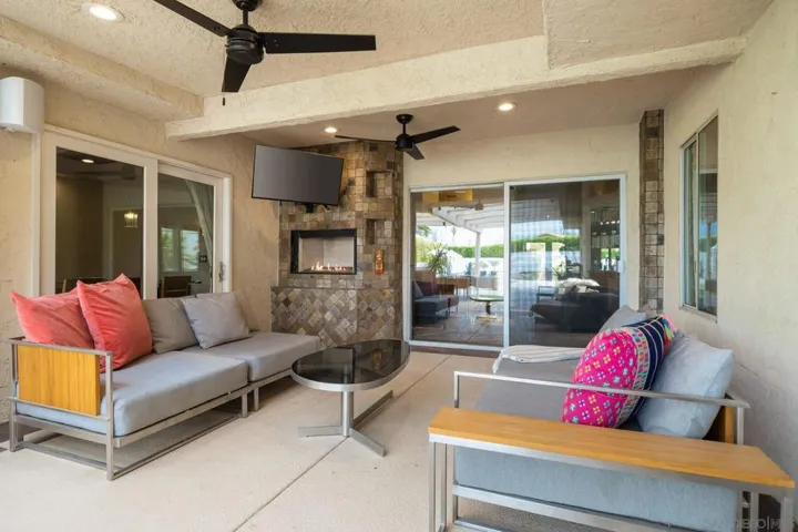 68375 Tachevah Dr, Cathedral City, California 92234